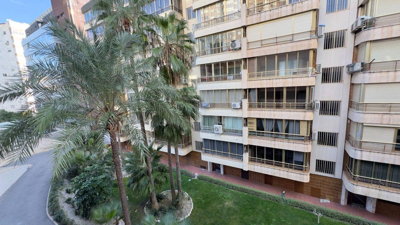 3 sypialnia Apartament na sprzedaż w Benidorm z basenem - 514 000 € (Ref: 9747814)