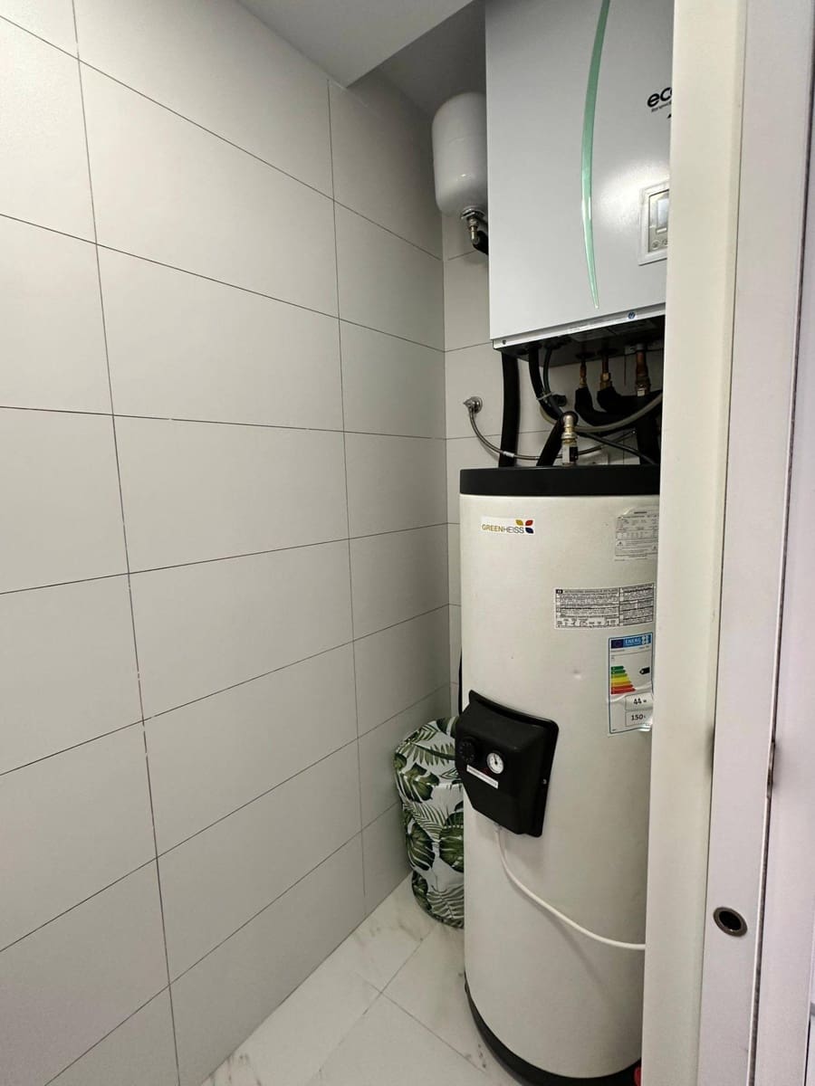 2 bedroom Apartment for sale in Benidorm with pool garage - € 538,000 (Ref: 9747816)