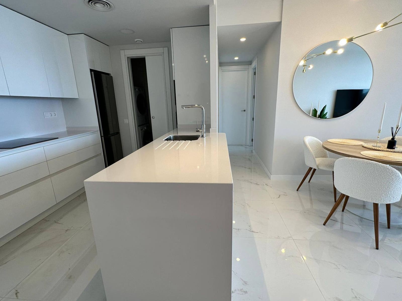 2 bedroom Apartment for sale in Benidorm with pool garage - € 538,000 (Ref: 9747816)