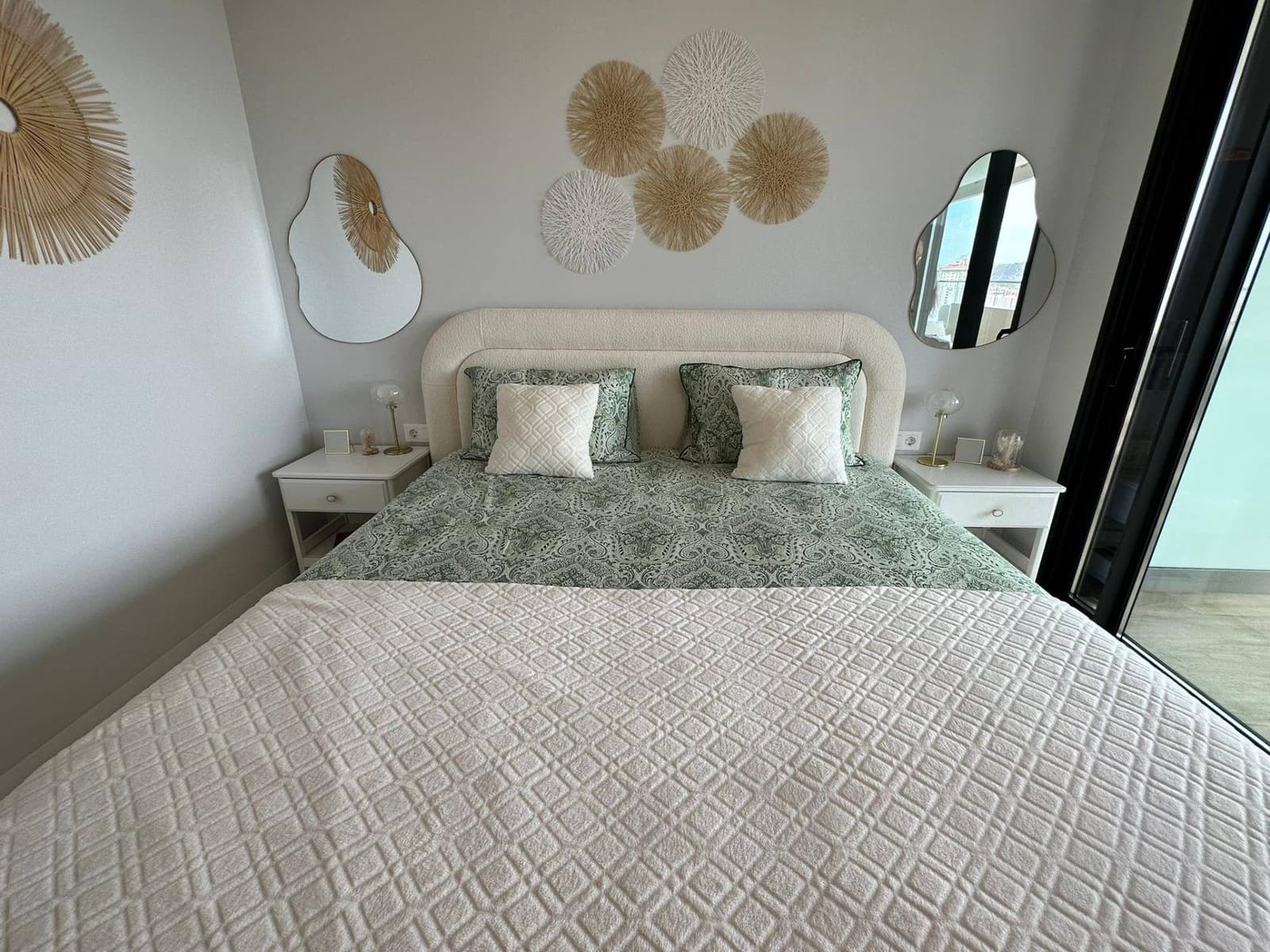 2 bedroom Apartment for sale in Benidorm with pool garage - € 538,000 (Ref: 9747816)