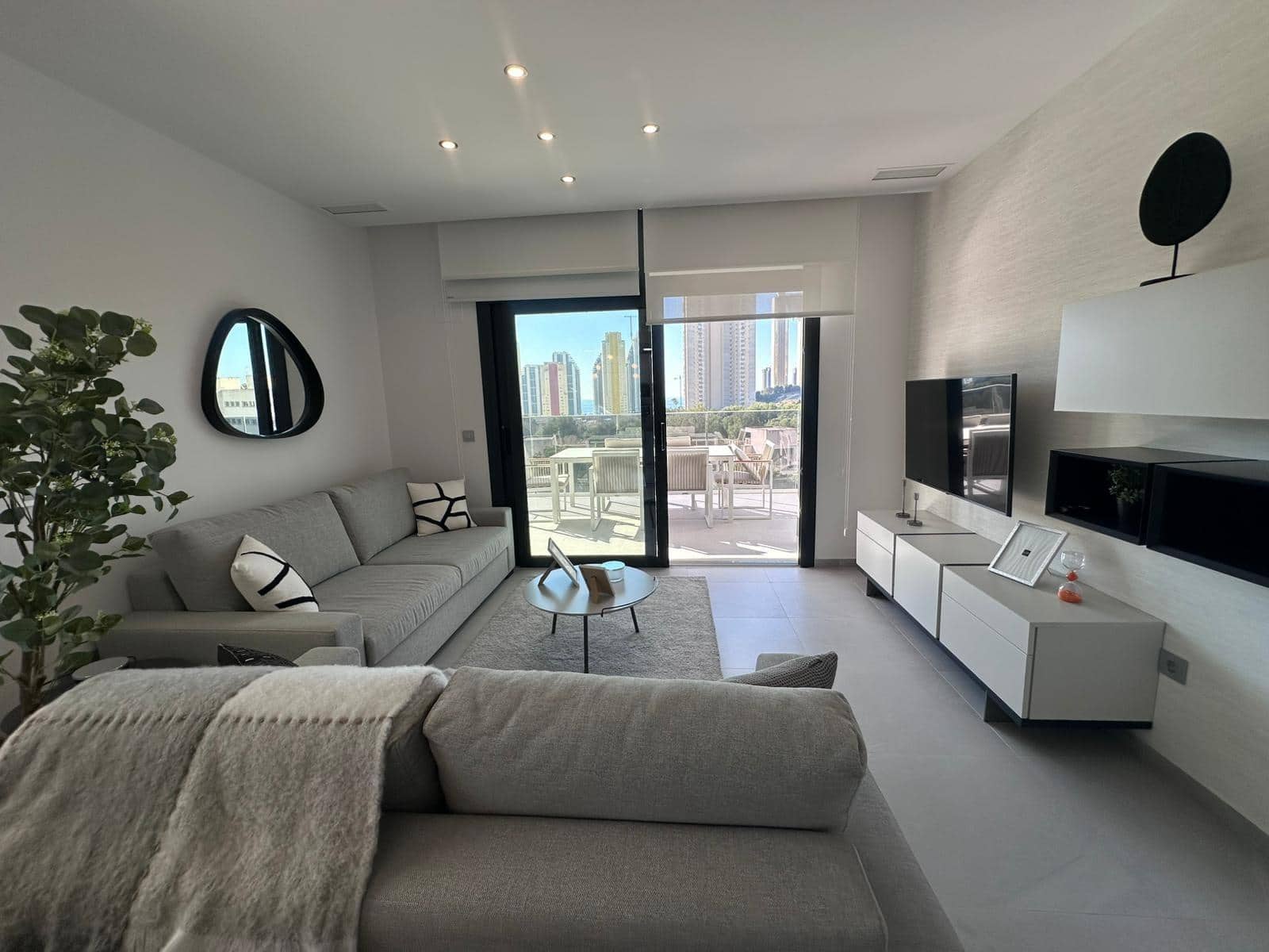 3 sypialnia Apartament na sprzedaż w Benidorm z basenem garażem - 573 000 € (Ref: 9747817)