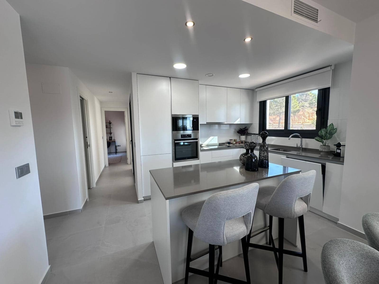 3 sypialnia Apartament na sprzedaż w Benidorm z basenem garażem - 573 000 € (Ref: 9747817)