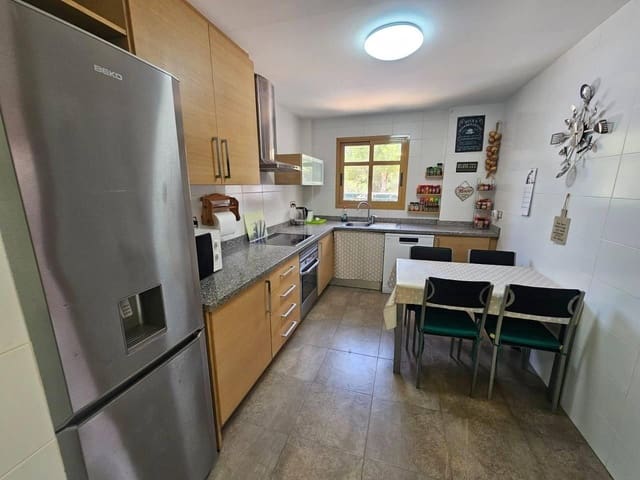 3 quarto Moradia para venda em Finestrat com piscina - 625 000 € (Ref: 9747819)