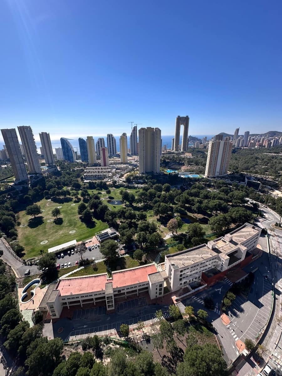 3 bedroom Penthouse for sale in Benidorm with pool garage - € 800,000 (Ref: 9747823)