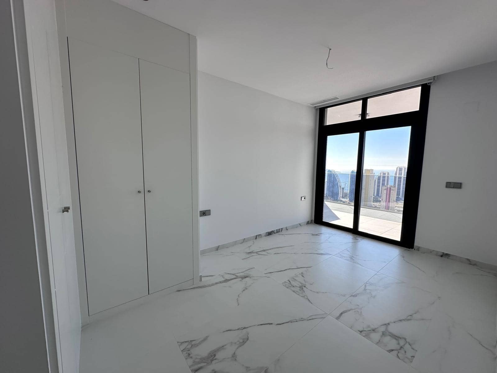 3 bedroom Penthouse for sale in Benidorm with pool garage - € 800,000 (Ref: 9747823)