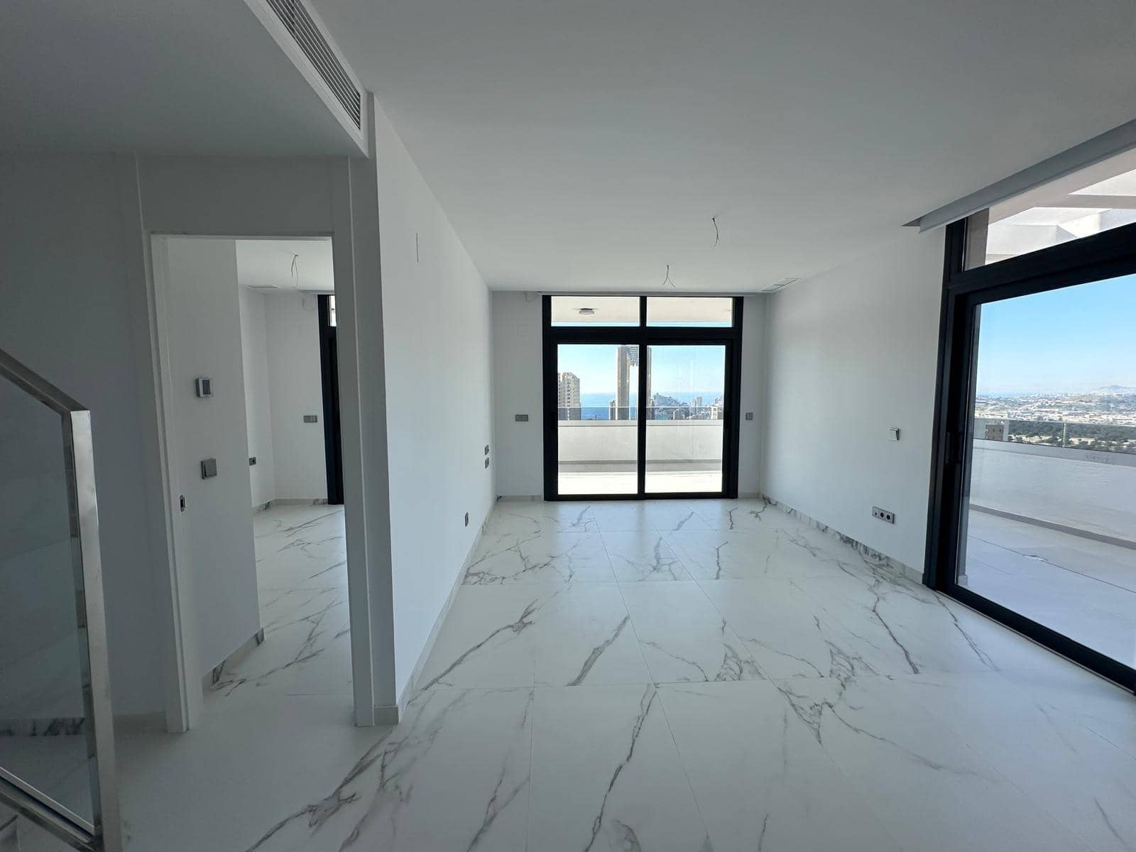 3 bedroom Penthouse for sale in Benidorm with pool garage - € 800,000 (Ref: 9747823)