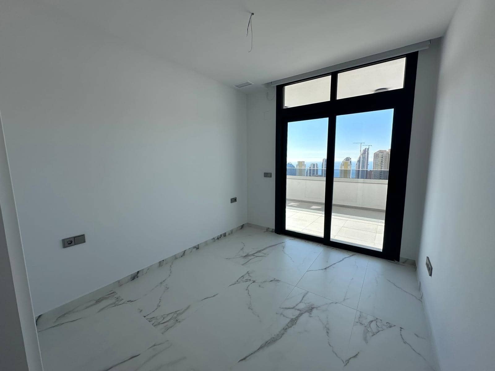 3 bedroom Penthouse for sale in Benidorm with pool garage - € 800,000 (Ref: 9747823)