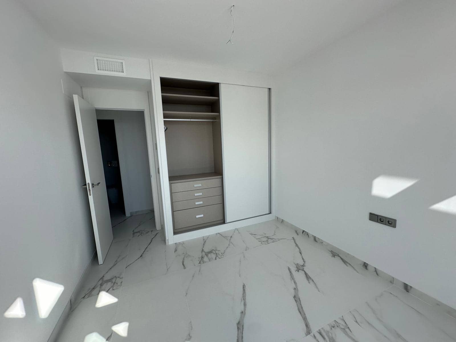 3 bedroom Penthouse for sale in Benidorm with pool garage - € 800,000 (Ref: 9747823)