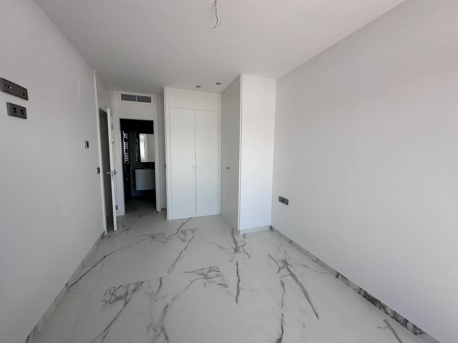 3 bedroom Penthouse for sale in Benidorm with pool garage - € 800,000 (Ref: 9747823)