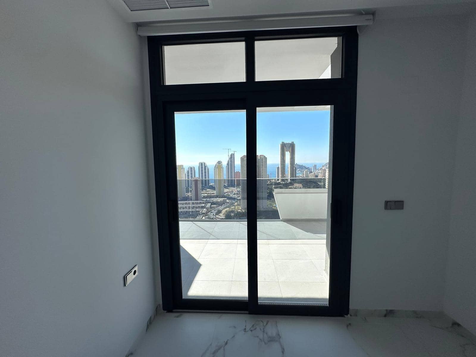 3 bedroom Penthouse for sale in Benidorm with pool garage - € 800,000 (Ref: 9747823)