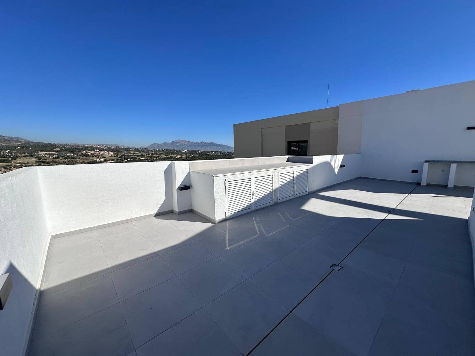 3 bedroom Penthouse for sale in Benidorm with pool garage - € 800,000 (Ref: 9747823)