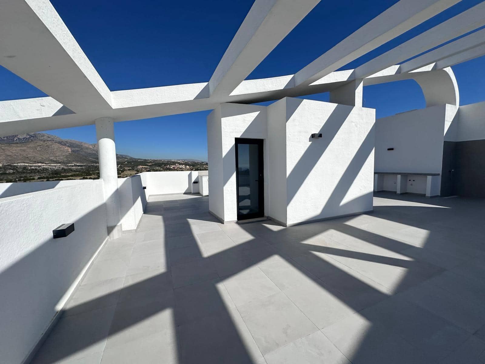 3 bedroom Penthouse for sale in Benidorm with pool garage - € 800,000 (Ref: 9747823)