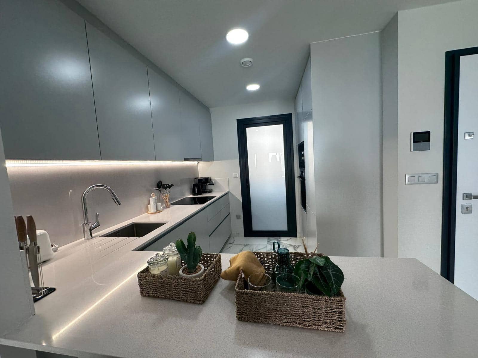 2 sypialnia Apartament na sprzedaż w Benidorm z basenem garażem - 843 000 € (Ref: 9747824)