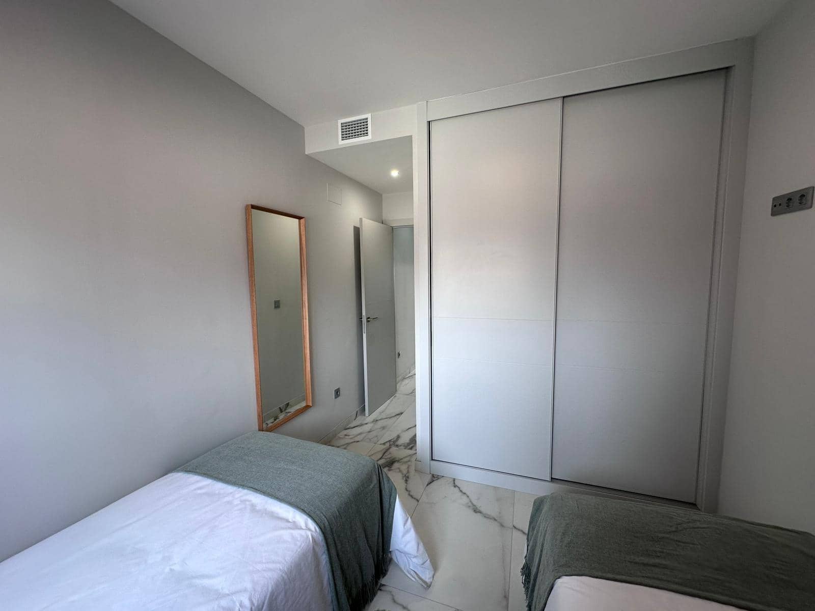 2 sypialnia Apartament na sprzedaż w Benidorm z basenem garażem - 843 000 € (Ref: 9747824)