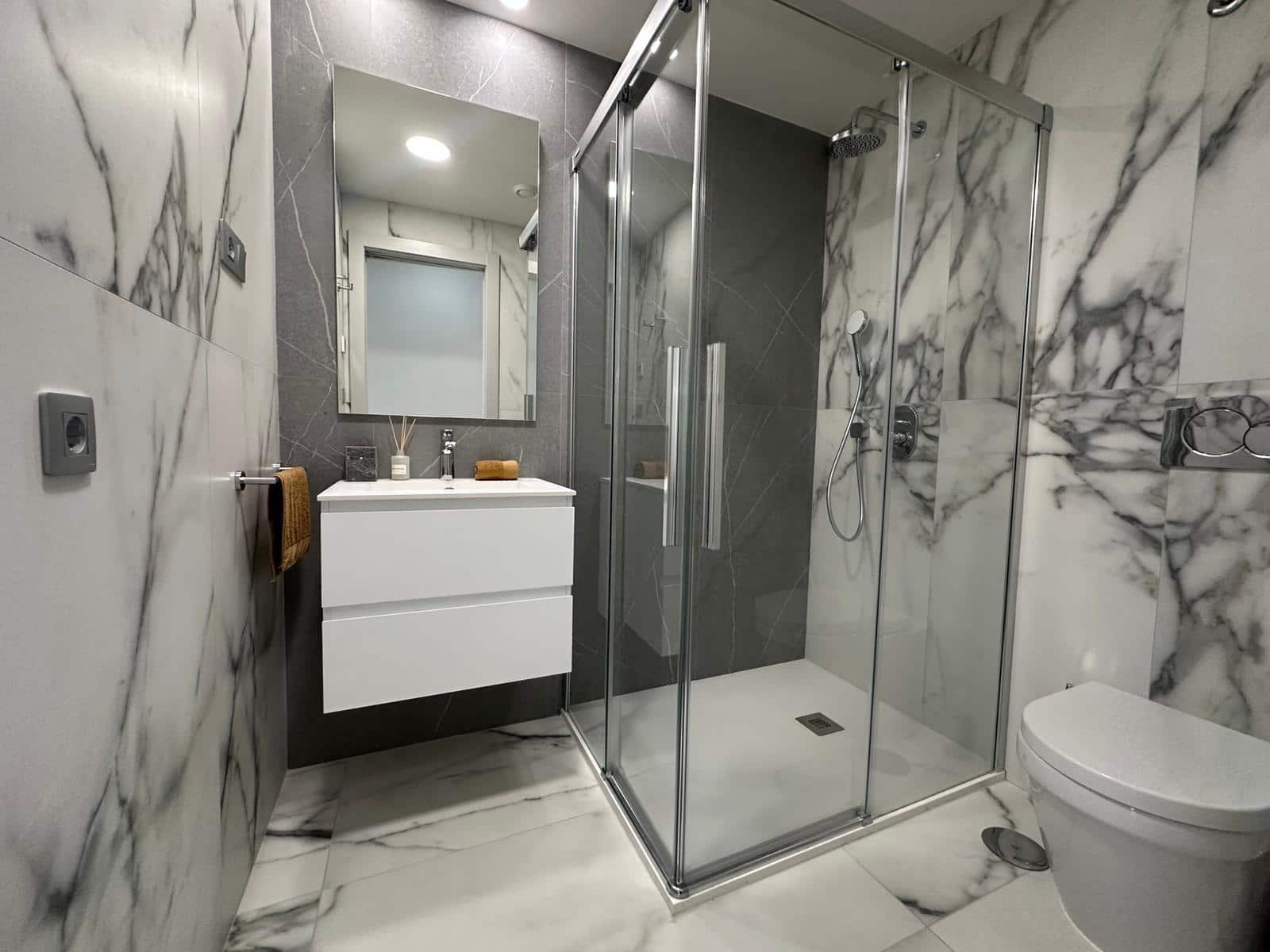 2 sypialnia Apartament na sprzedaż w Benidorm z basenem garażem - 843 000 € (Ref: 9747824)