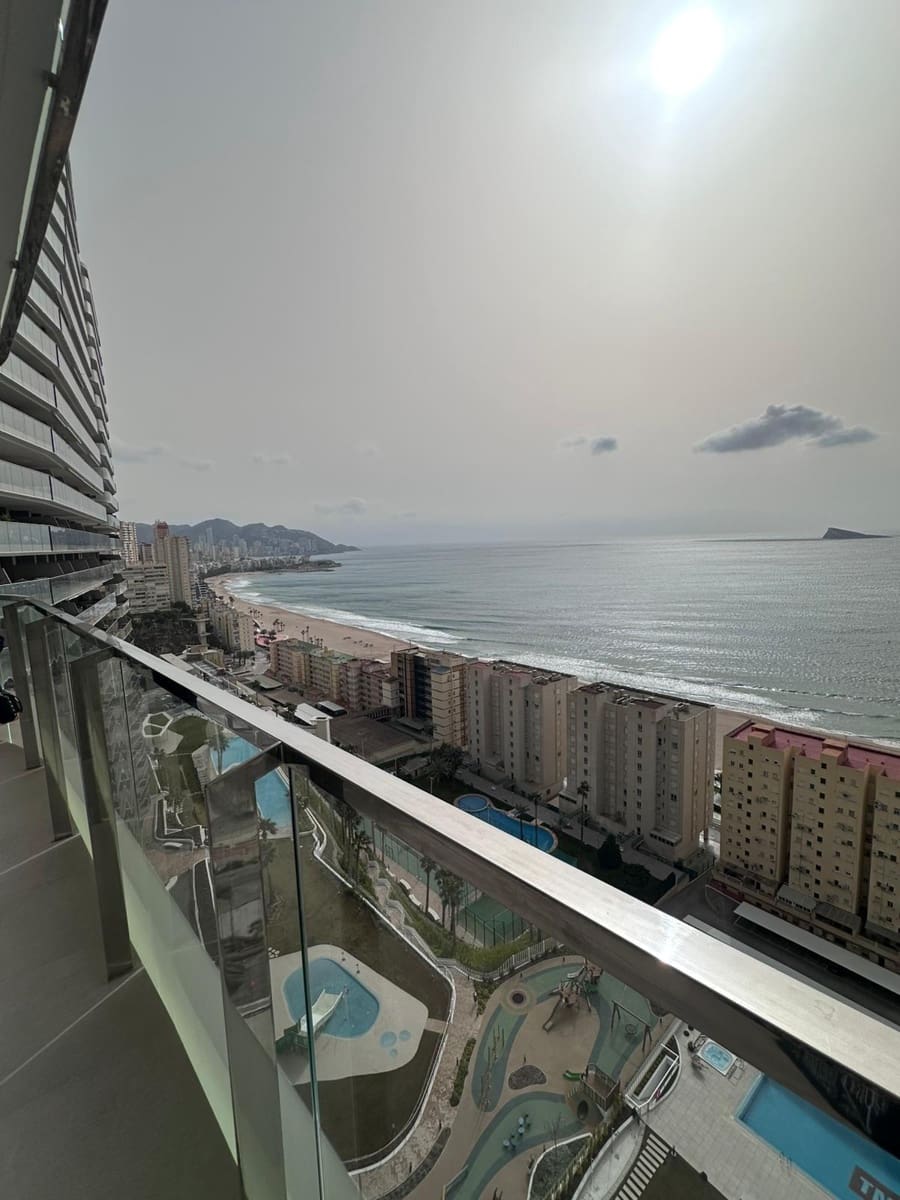 3 bedroom Apartment for sale in Benidorm with pool garage - € 880,000 (Ref: 9747825)