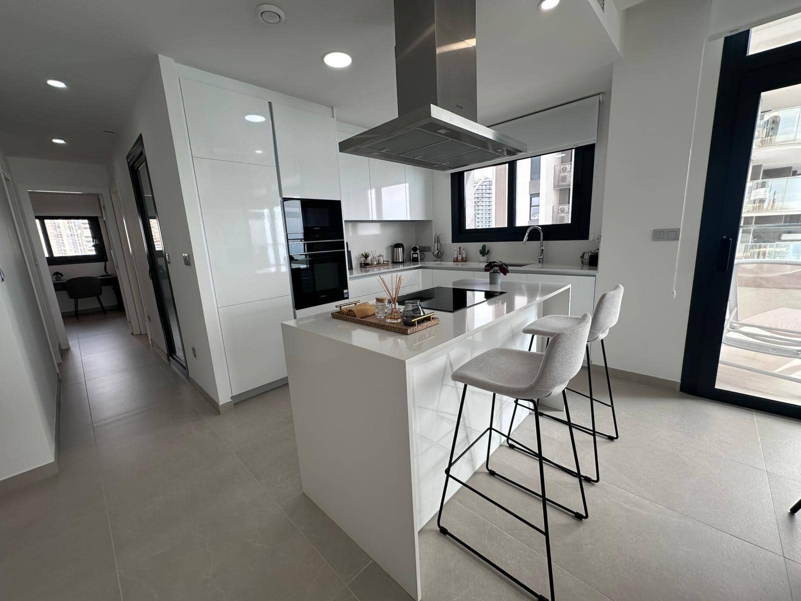 3 bedroom Apartment for sale in Benidorm with pool garage - € 880,000 (Ref: 9747825)