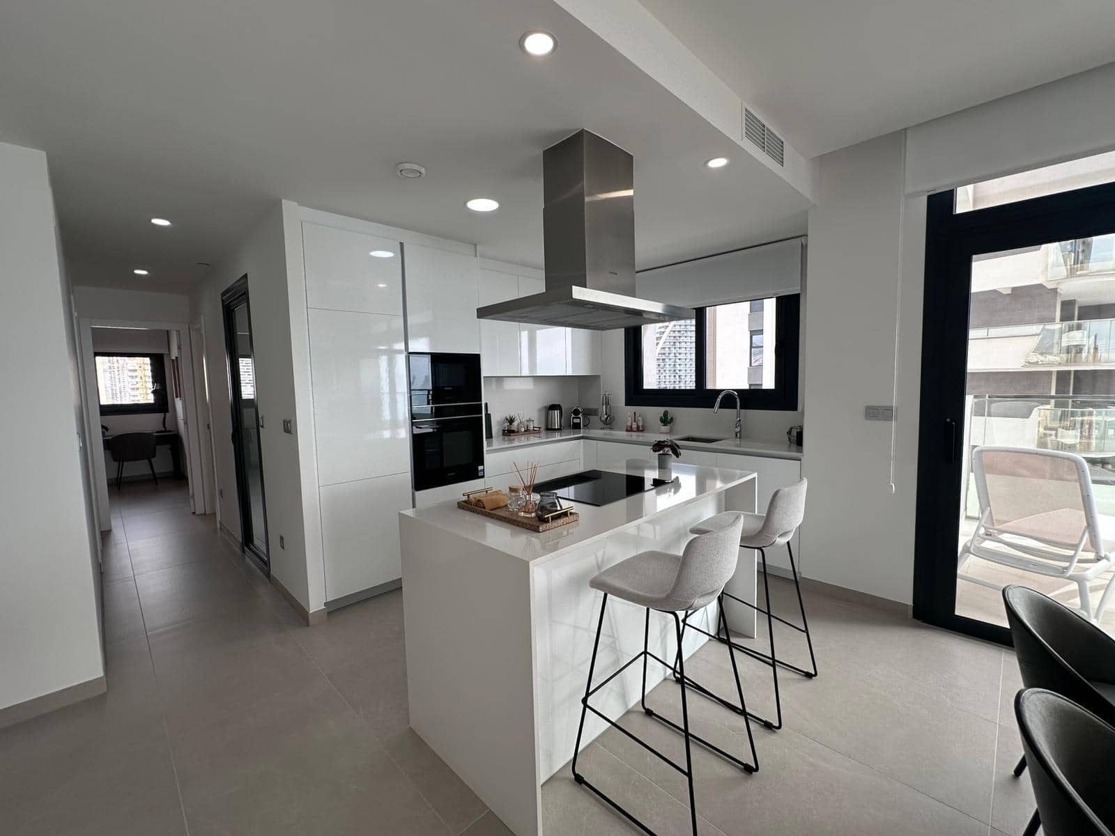 3 bedroom Apartment for sale in Benidorm with pool garage - € 880,000 (Ref: 9747825)