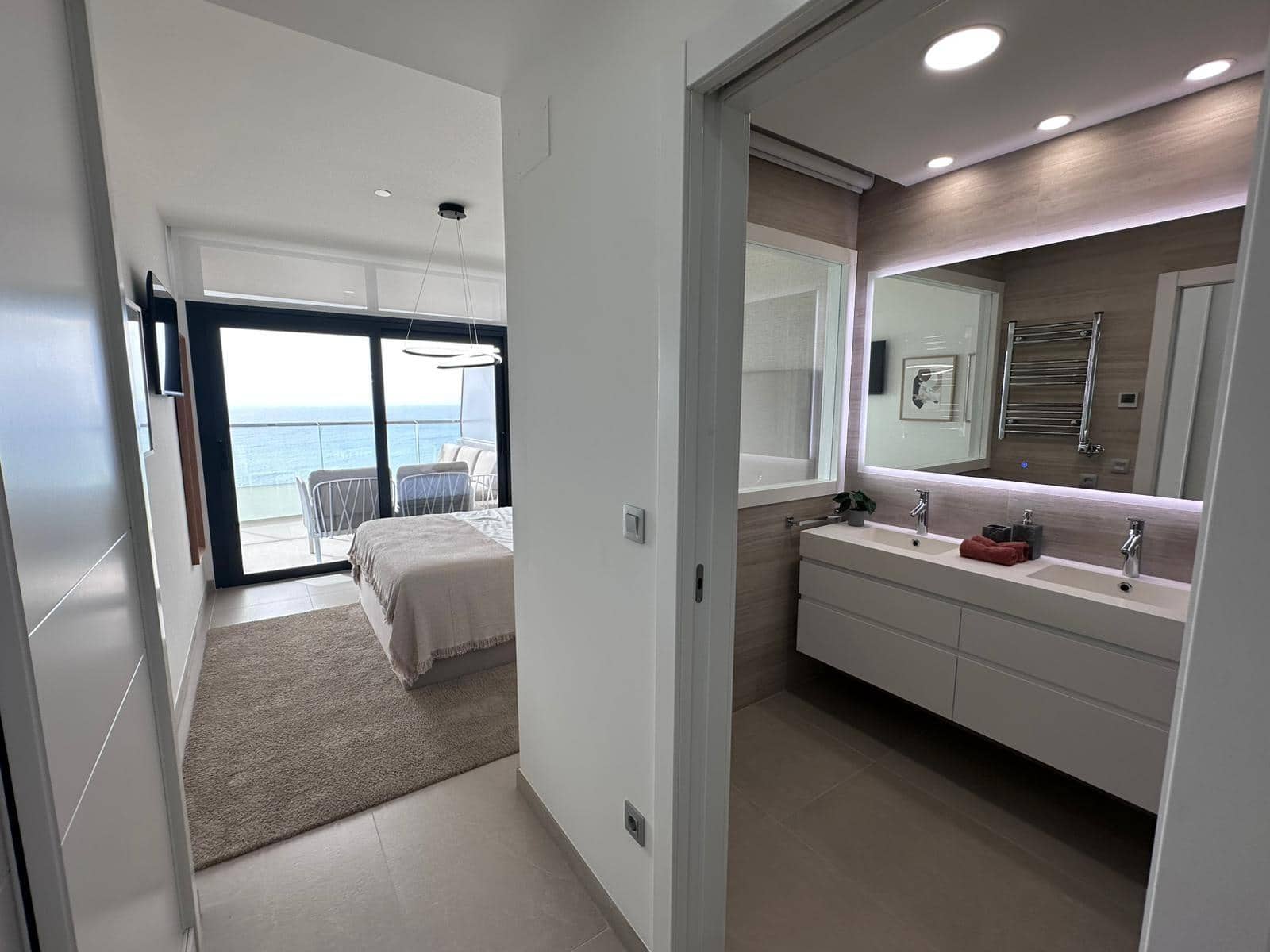 3 bedroom Apartment for sale in Benidorm with pool garage - € 880,000 (Ref: 9747825)