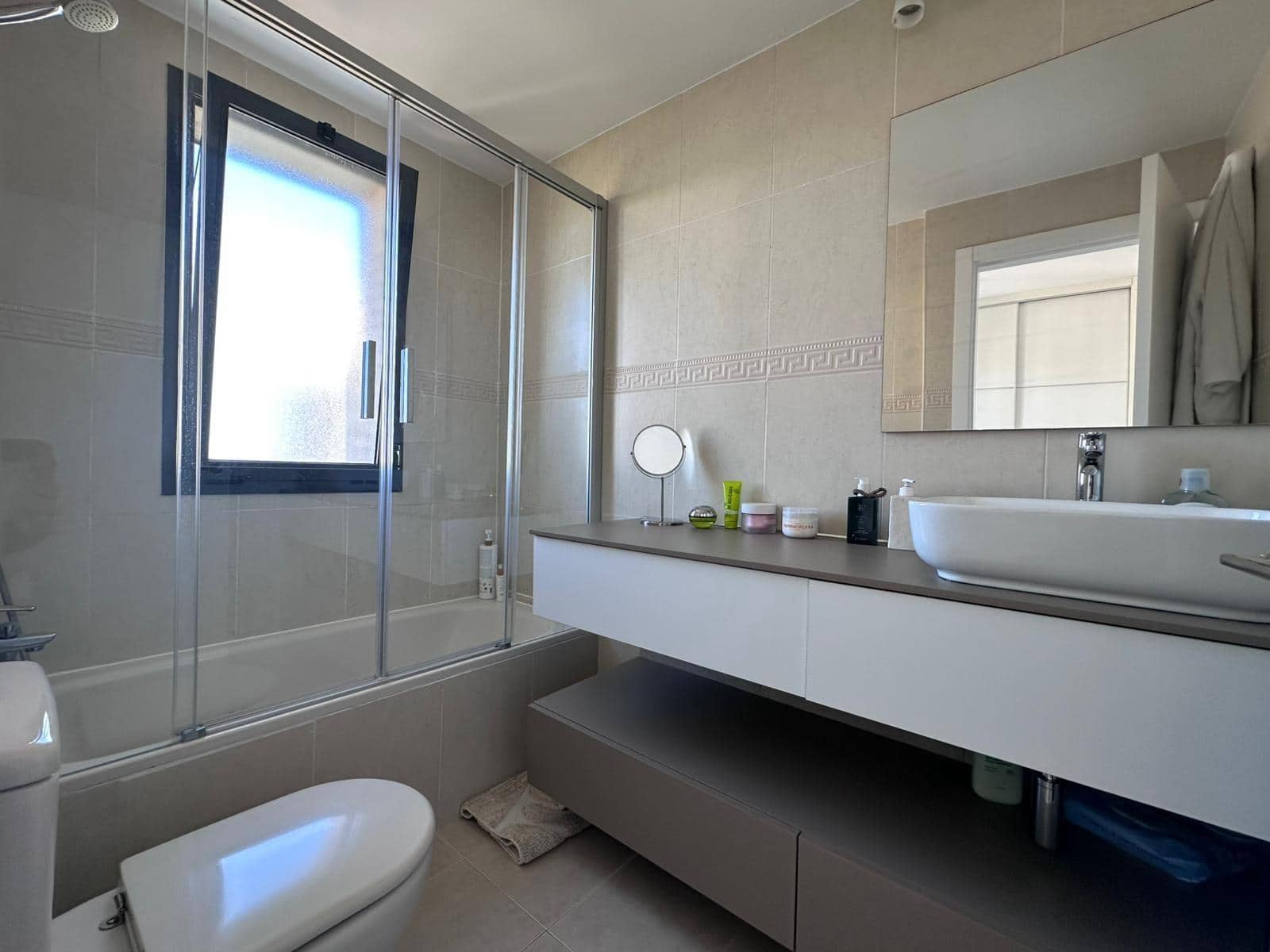 1 soverom Leilighet til salgs i Benidorm med svømmebasseng garasje - € 380 000 (Ref: 9778081)