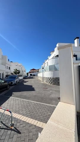 3 slaapkamer Villa te huur in Playa de San Juan, Alicante stad met garage - € 4.500 (Ref: 9788364)