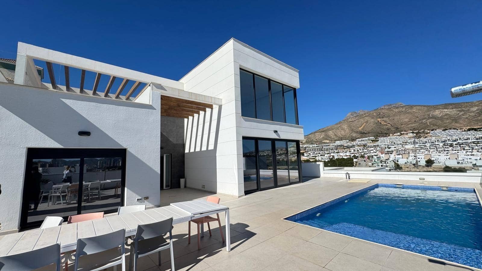 3 slaapkamer Villa te huur in Playa de San Juan met garage - € 4.500 (Ref: 9788364)