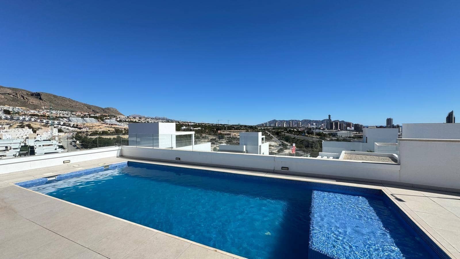 3 slaapkamer Villa te huur in Playa de San Juan met garage - € 4.500 (Ref: 9788364)