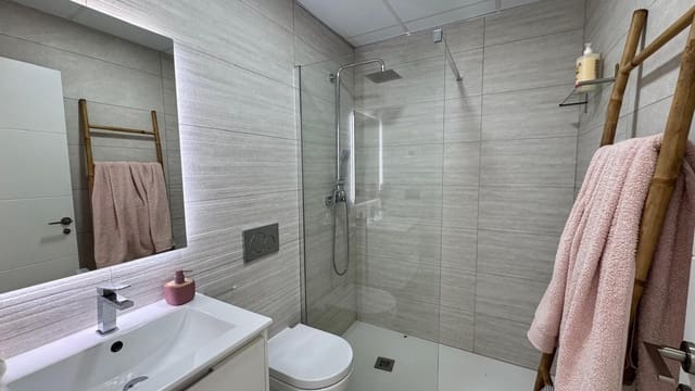 3 slaapkamer Villa te huur in Playa de San Juan, Alicante stad met garage - € 4.500 (Ref: 9788364)