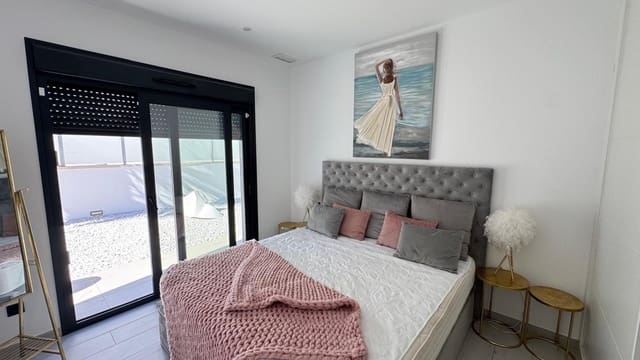 3 slaapkamer Villa te huur in Playa de San Juan, Alicante stad met garage - € 4.500 (Ref: 9788364)