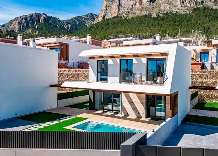 3 bedroom Villa for sale in Polop with pool - € 780,000 (Ref: 9820468)