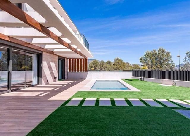 3 bedroom Villa for sale in Polop with pool - € 780,000 (Ref: 9820468)
