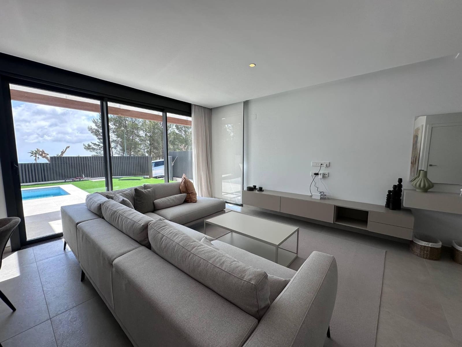3 bedroom Villa for sale in Polop with pool - € 780,000 (Ref: 9820468)