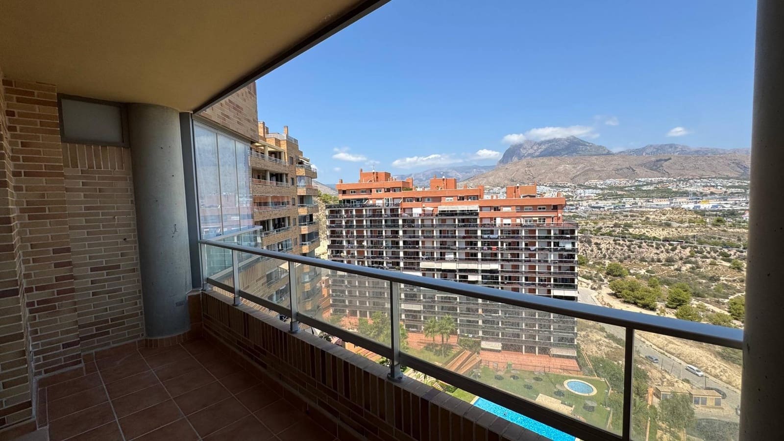 2 makuuhuone Huoneisto myytävänä paikassa La Villajoyosa / Vila Joiosa mukana uima-altaan - 325 000 € (Ref: 9820469)