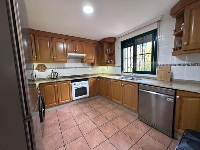 4 chambre Villa/Maison Mitoyenne à vendre à Barranco Hondo, La Nucia avec piscine - 335 000 € (Ref: 9820471)
