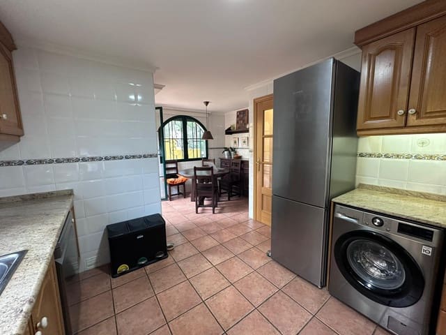 4 chambre Villa/Maison Mitoyenne à vendre à Barranco Hondo, La Nucia avec piscine - 335 000 € (Ref: 9820471)