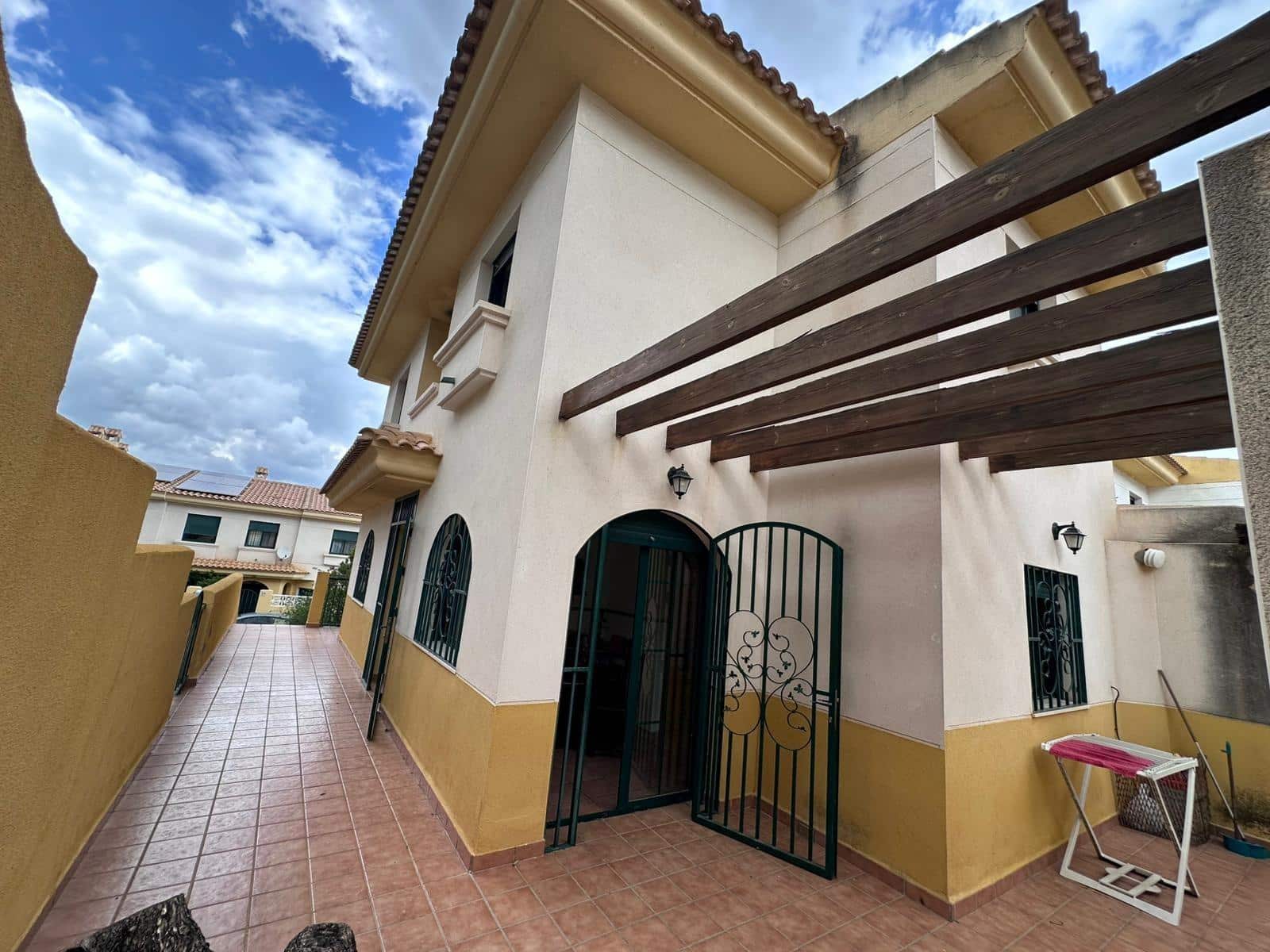 4 bedroom Terraced Villa for sale in Barranco Hondo with pool - € 335,000 (Ref: 9820471)
