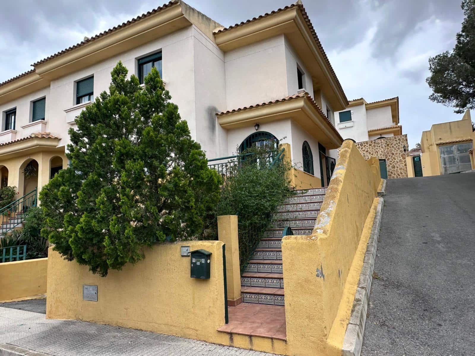 4 bedroom Terraced Villa for sale in Barranco Hondo with pool - € 335,000 (Ref: 9820471)