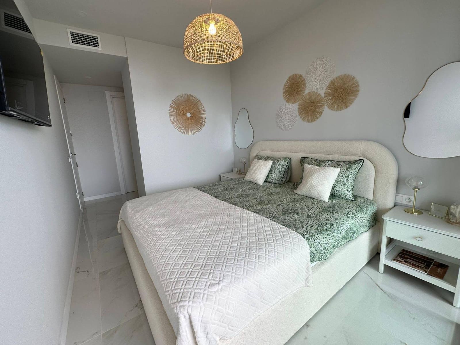 2 soverom Leilighet til salgs i Benidorm med svømmebasseng - € 538 000 (Ref: 9829052)