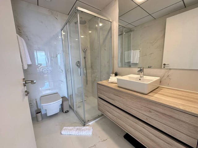 2 soverom Leilighet til salgs i Benidorm med svømmebasseng - € 538 000 (Ref: 9829052)