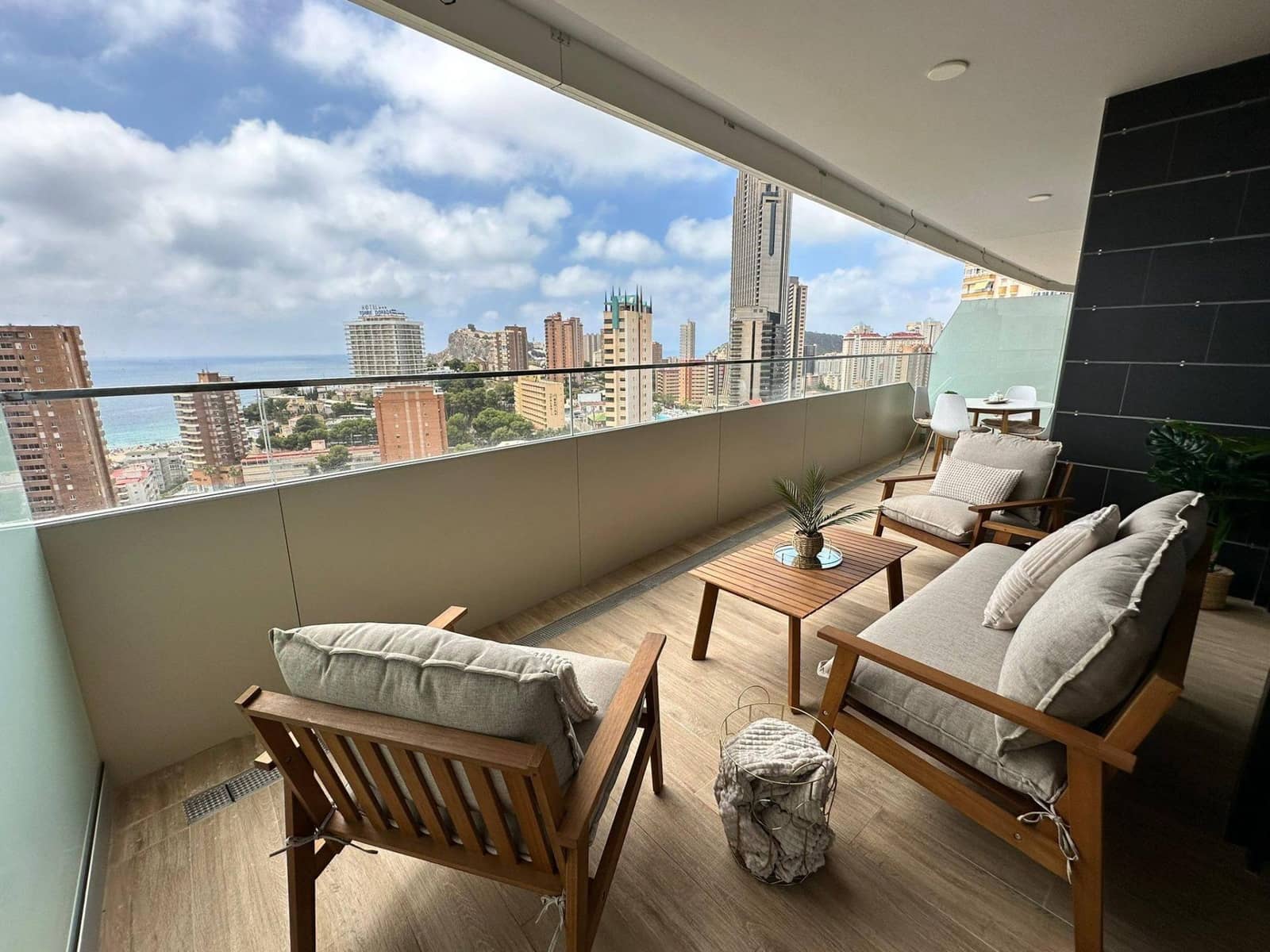 2 soverom Leilighet til salgs i Benidorm med svømmebasseng - € 538 000 (Ref: 9829052)