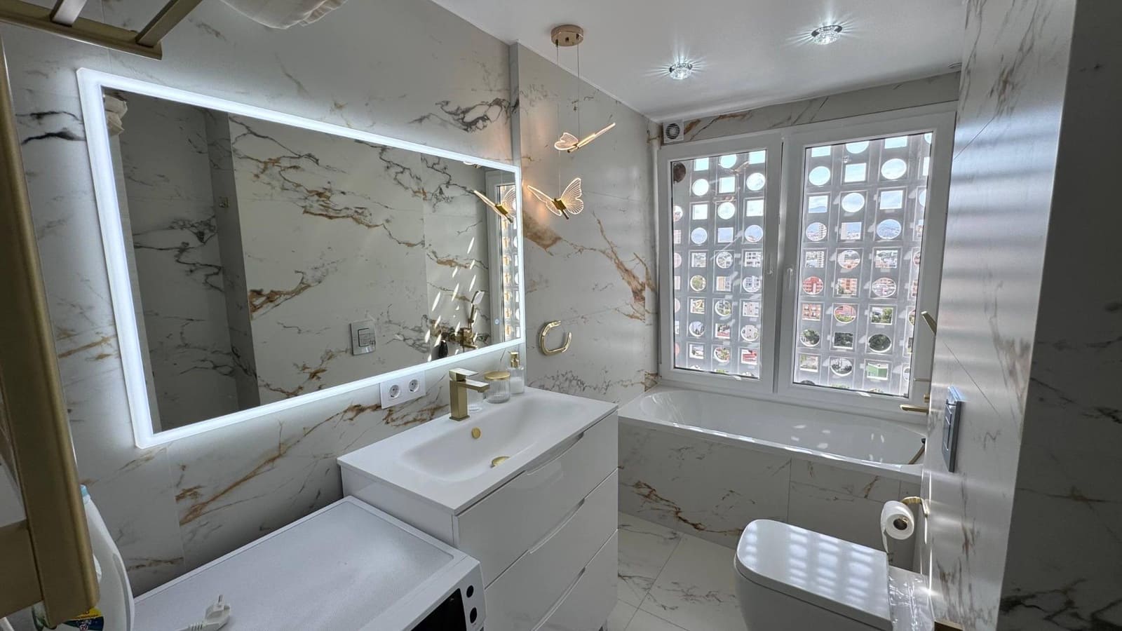 3 sypialnia Apartament do wynajęcia w Benidorm z basenem garażem - 2 000 € (Ref: 9829054)