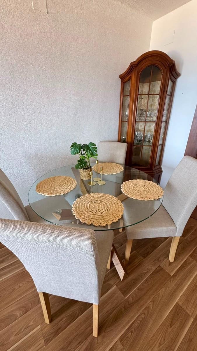 3 quarto Apartamento para arrendar em Benidorm com piscina garagem - 1 700 € (Ref: 9878762)