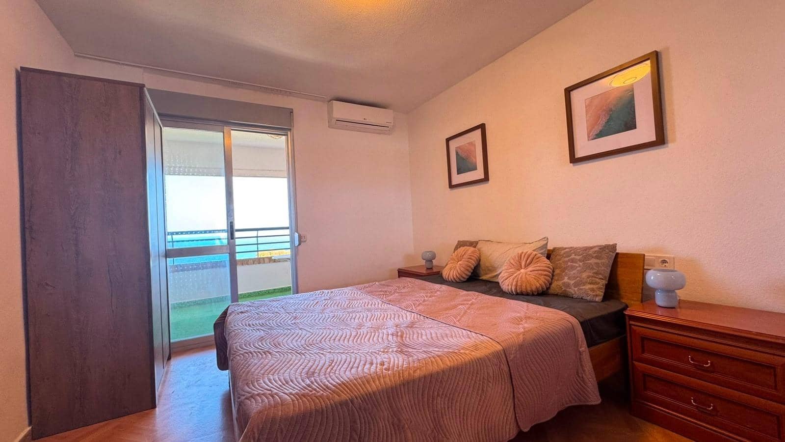 3 quarto Apartamento para arrendar em Benidorm com piscina garagem - 1 700 € (Ref: 9878762)