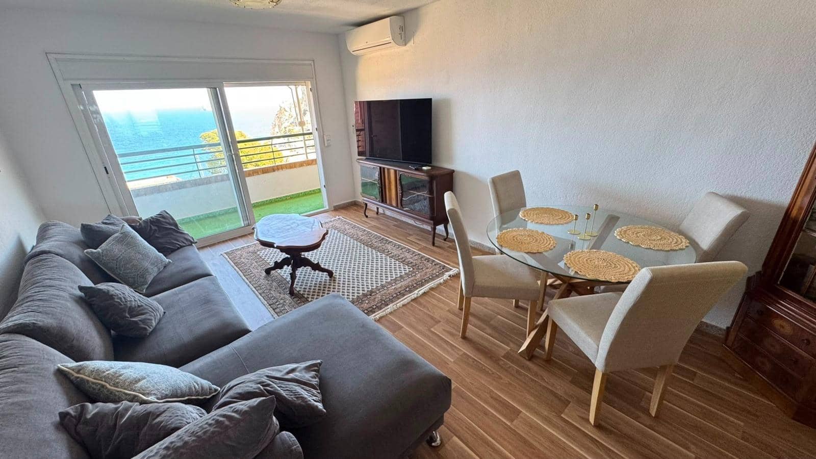 3 quarto Apartamento para arrendar em Benidorm com piscina garagem - 1 700 € (Ref: 9878762)