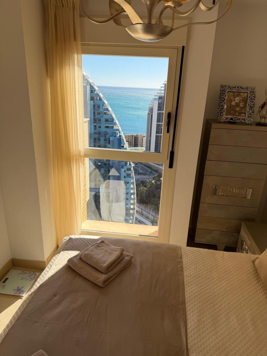 2 bedroom Apartment for rent in Benidorm with garage - € 2,500 (Ref: 9884757)