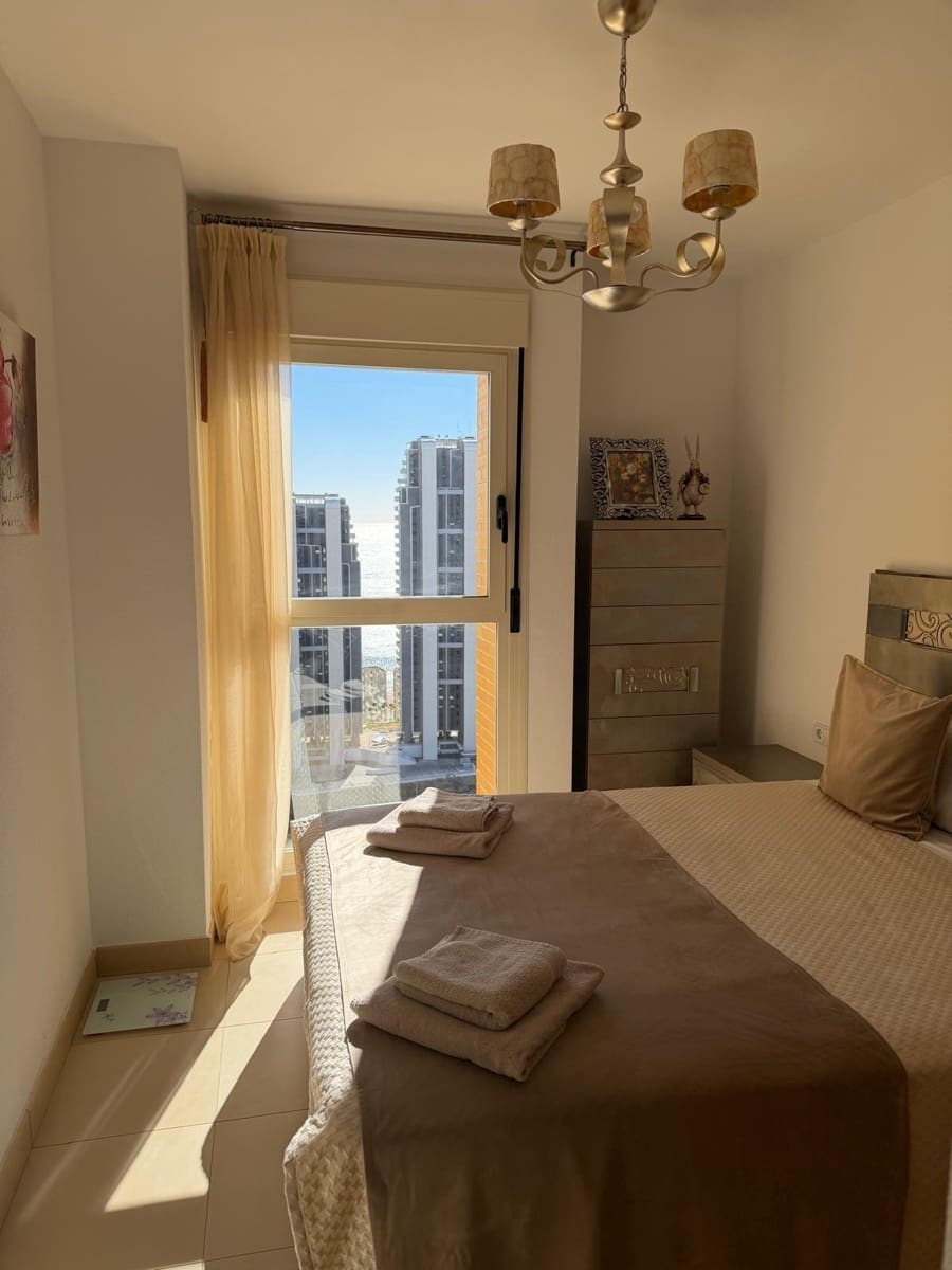 2 bedroom Apartment for rent in Benidorm with garage - € 2,500 (Ref: 9884757)