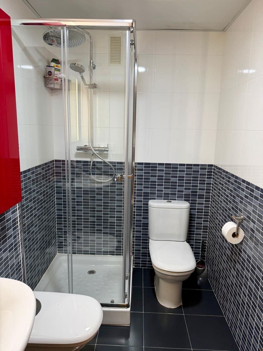 2 bedroom Apartment for rent in Benidorm with garage - € 2,500 (Ref: 9884757)