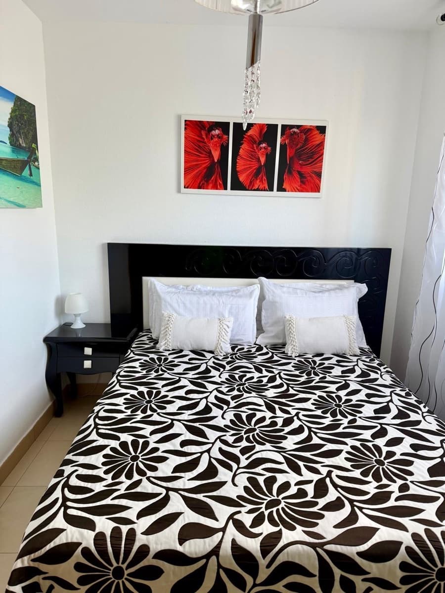 2 bedroom Apartment for rent in Benidorm with garage - € 2,500 (Ref: 9884757)