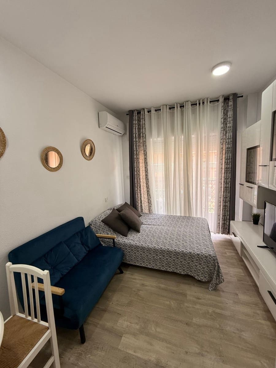 1 bedroom Apartment for sale in Torrevieja - € 80,000 (Ref: 9085893)