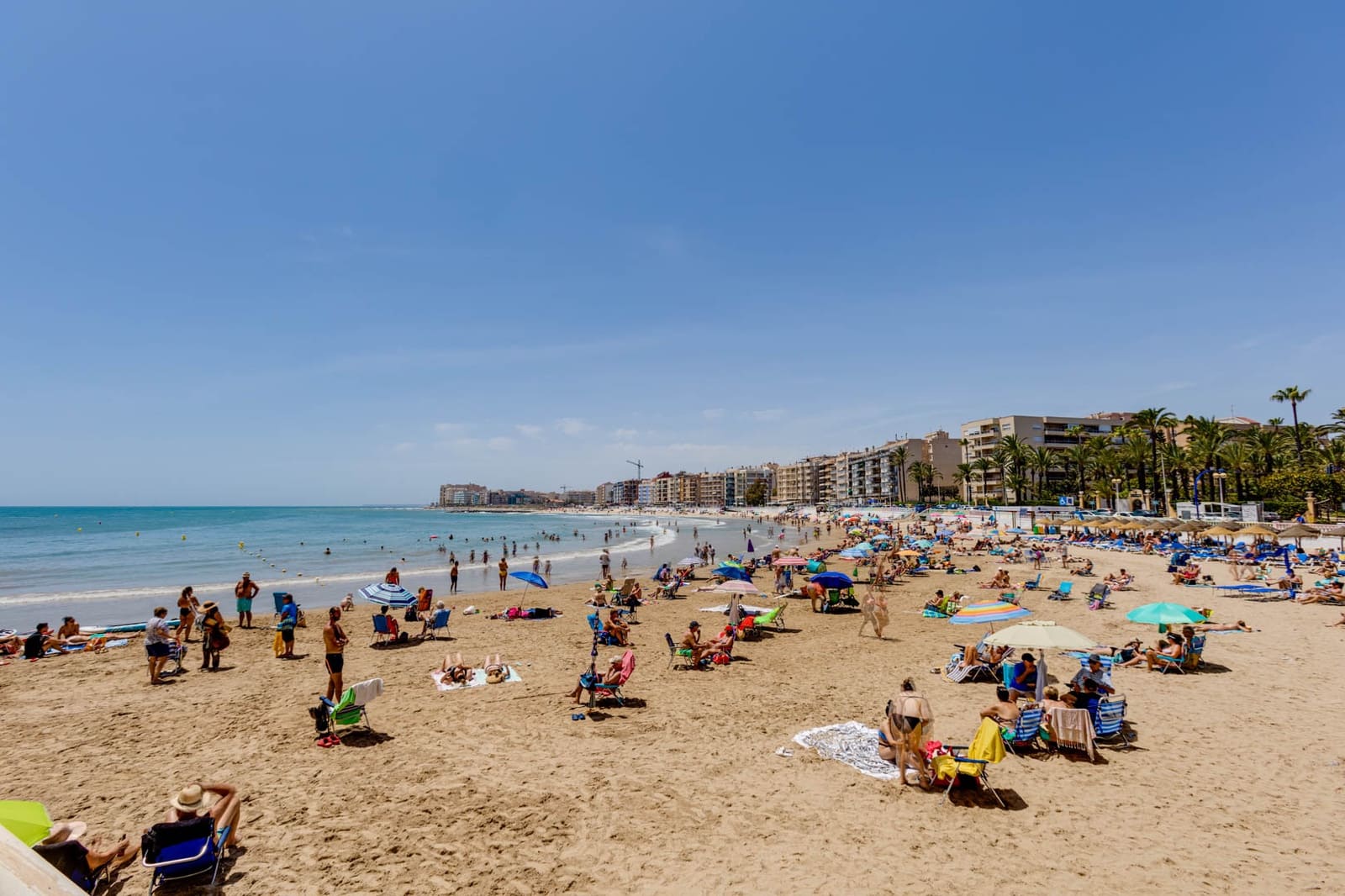 3 makuuhuone Ranta-asunto myytävänä paikassa Torrevieja - 209 000 € (Ref: 9158686)